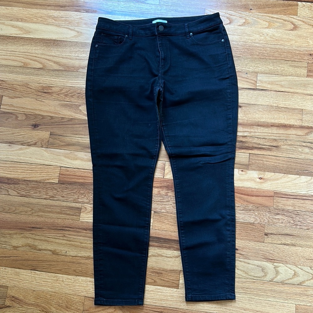 LOFT Curvy Skinny Jeans in Black